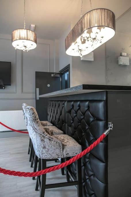The V.I.P Suite - Sleeps 24! Best For Large Groups Liverpool Exterior foto