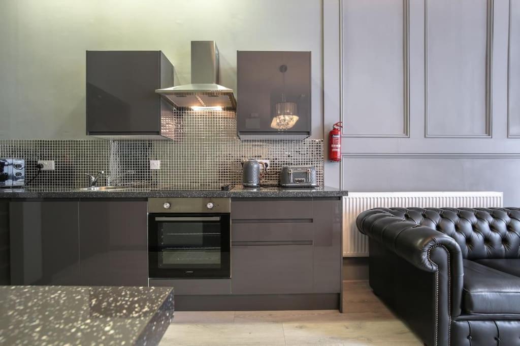 The V.I.P Suite - Sleeps 24! Best For Large Groups Liverpool Exterior foto